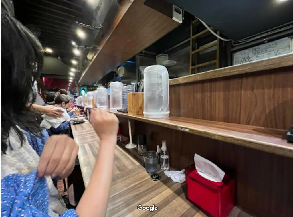 蘭丸拉麵 店內實景 (來自 google map 由 C. C. Hsieh 發佈 )