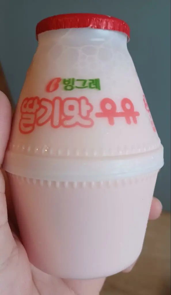 韓國特色小吃 草莓牛奶
