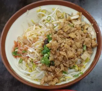 牛杯杯牛肉麵 麻辣乾麵