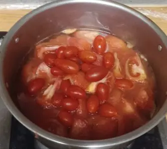 紅醬 加入小番茄