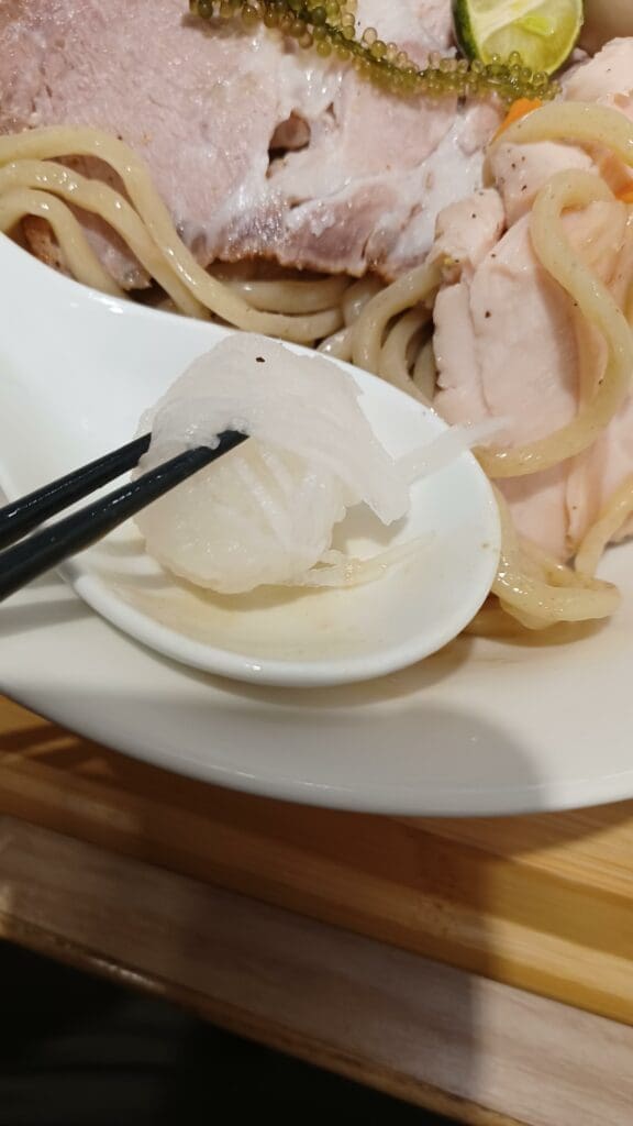 上面的白蘿蔔絲