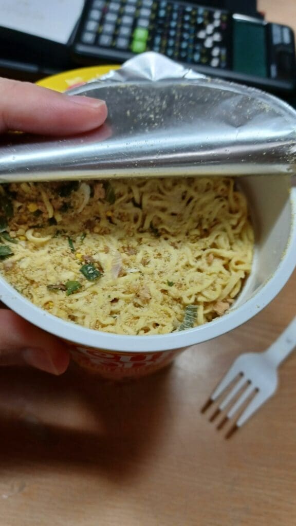 Japanese-style chicken flavor instant noodles, contents