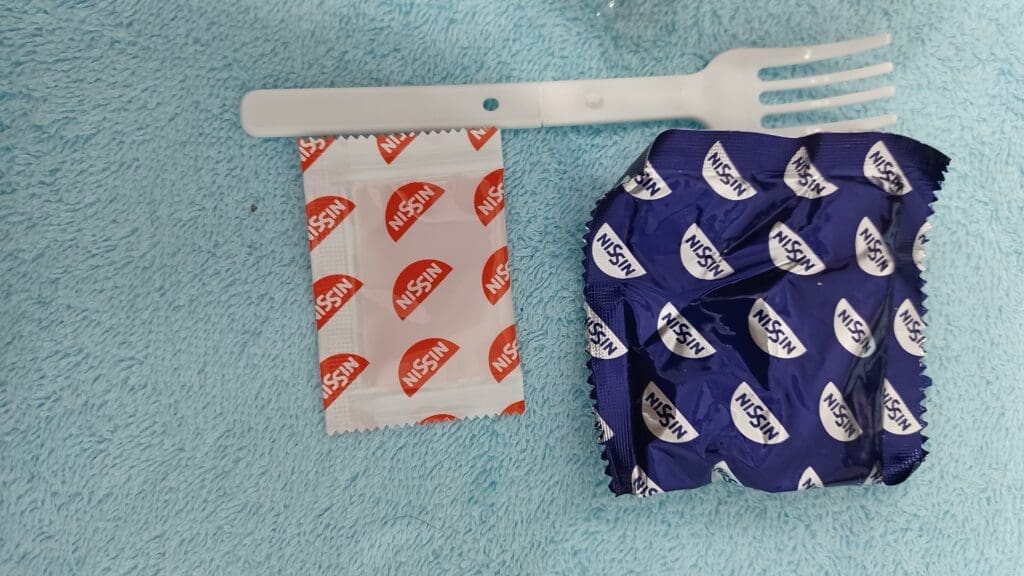 韓式激辛雞味泡麵 內容物