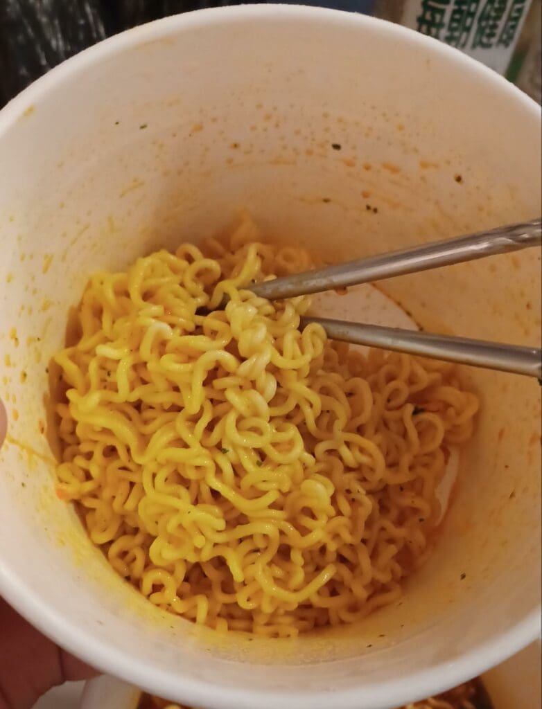 不倒翁 起司風味乾拌碗麵 成品圖