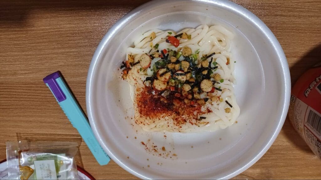 Nongshim Saeng Saeng Udon Bowl after mixing