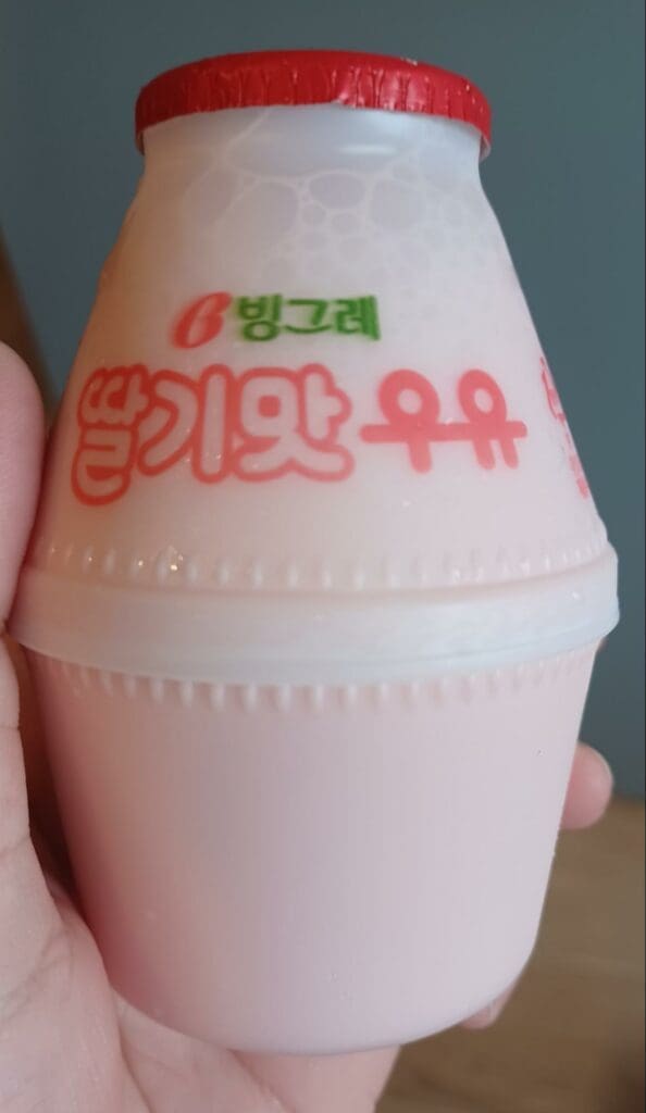 韓國特色小吃 草莓牛奶