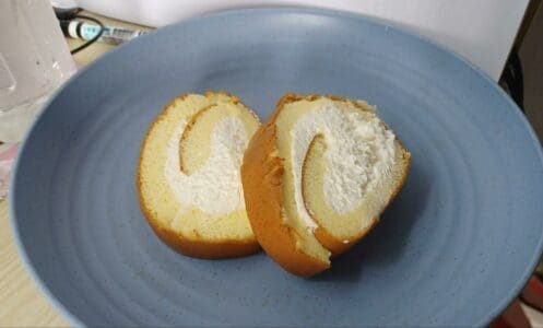 Yannick Original Fresh Cream Roll, cross-section photo