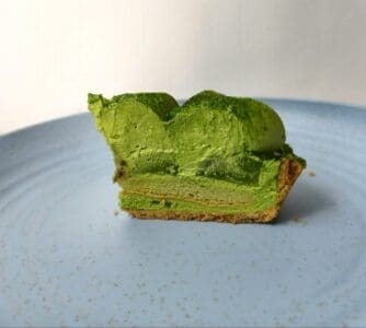 Yannick Uji Matcha Pie cross-section